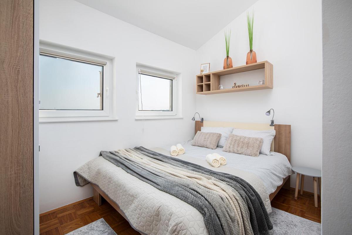 Apartment Aston Pula Ngoại thất bức ảnh